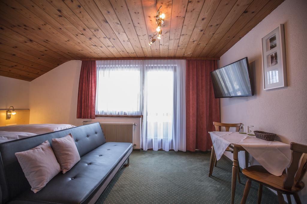 Gaestehaus-Pension Barbara Andelsbuch Room photo