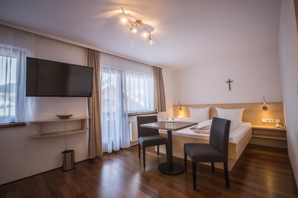 Gaestehaus-Pension Barbara Andelsbuch Room photo